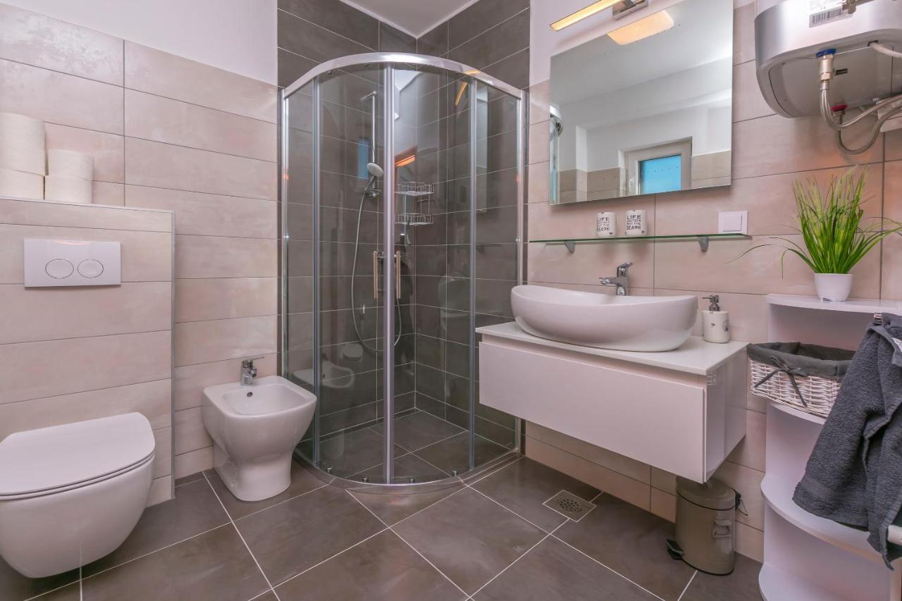 Apartments Visnja Rogoznica  Εξωτερικό φωτογραφία
