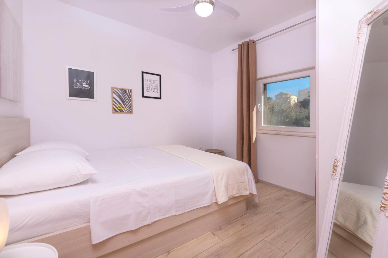 Apartments Visnja Rogoznica  Εξωτερικό φωτογραφία